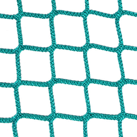 Siatka bezwęzłowa 4,5x4,5 cm w kolorze zielonym, o grubości aż 5 mm. Zdjęcie siatki na białym tle, dla bardzo gryzącego kota.
